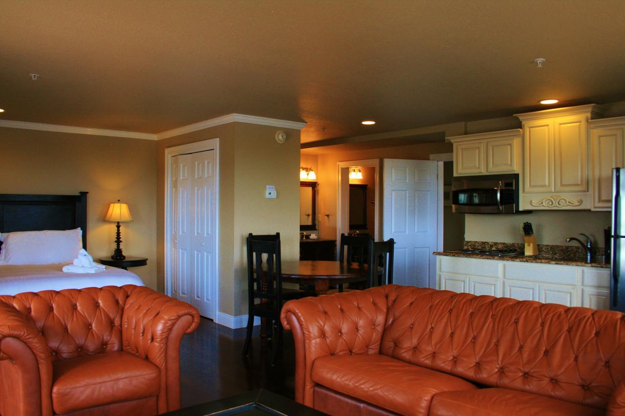 Oasis Suites Hotel Nags Head Exterior photo