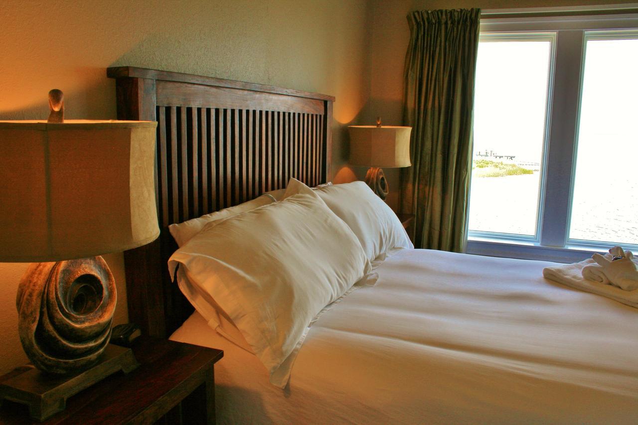 Oasis Suites Hotel Nags Head Exterior photo